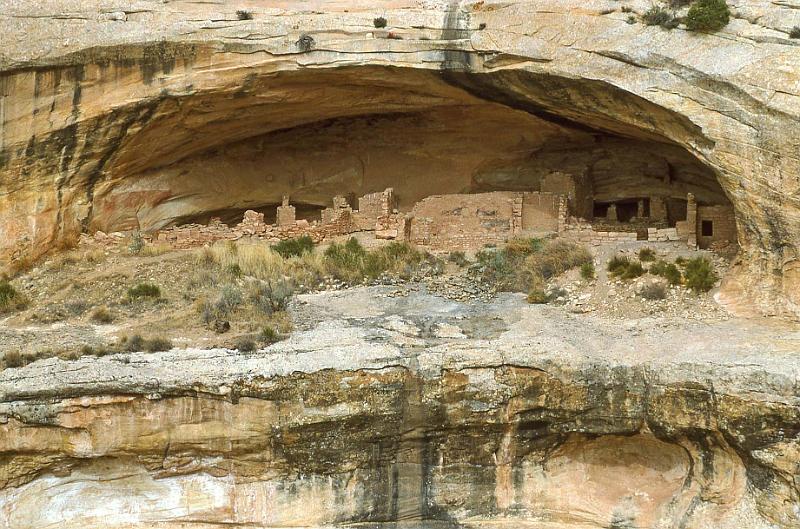 1996-04 Utah Trip 49 Mule Crk Canyon.jpg